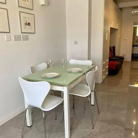 דירה Sea Front With Valletta Views