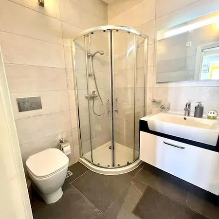 Sea Front With Valletta Views Lägenhet