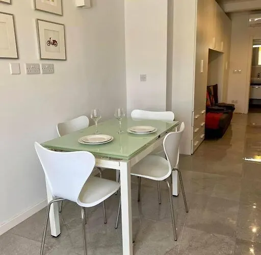 Daire Sea Front With Valletta Views