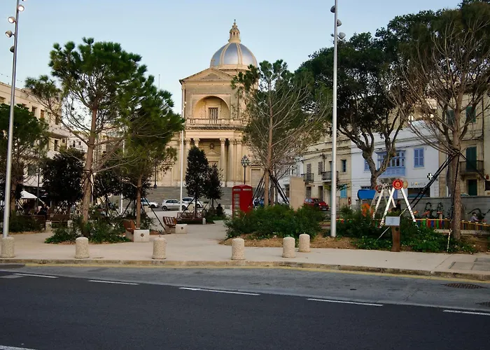 Sea Front With Valletta Views Kalkara